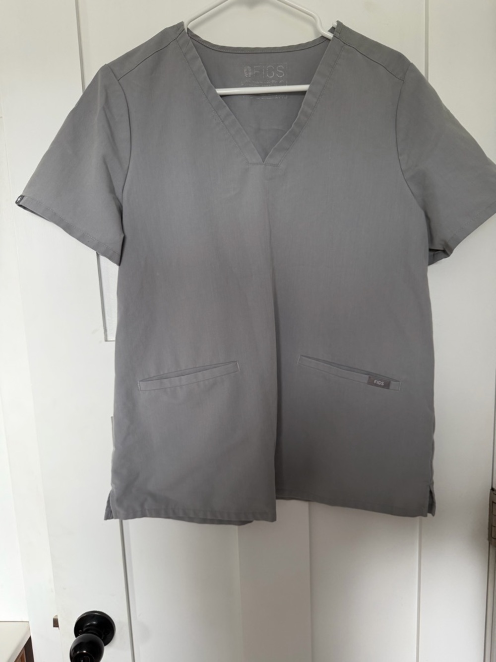 Figs Women's Scrub Top in Light Gray